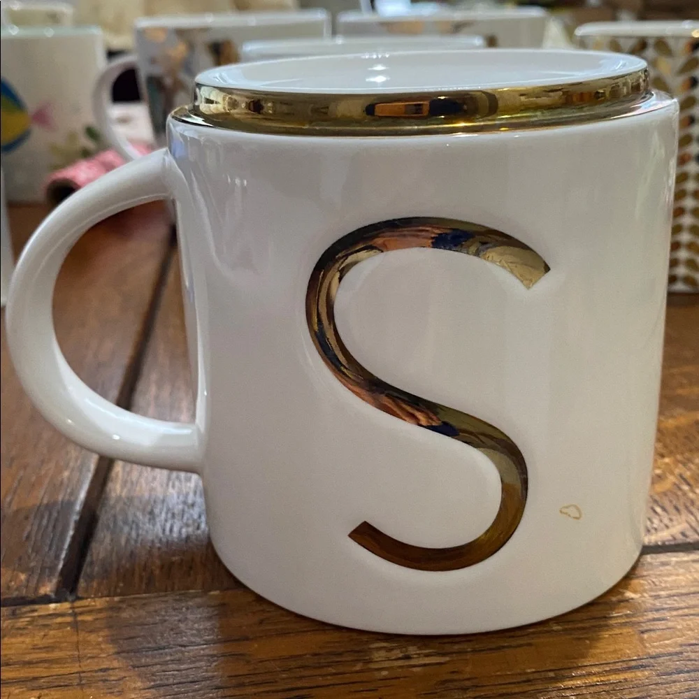 Williams Sonoma “S” Mug in Gold on White Porcelain. Unused Condition. Large Mug